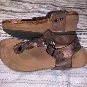 Pierre Dumas size 9 wedge sandal